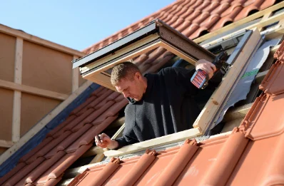 Pose de fenêtres de toit Velux à Ouge